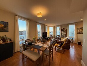 166 Hampshire St, Unit 3 in Cambridge, MA - Foto de edificio - Building Photo