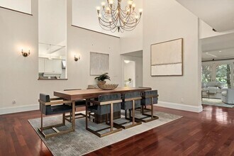 11 Clovelly Rd in Newton, MA - Building Photo - Building Photo
