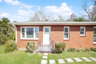 201 Cecil Dr in Winston-Salem, NC - Building Photo - Building Photo