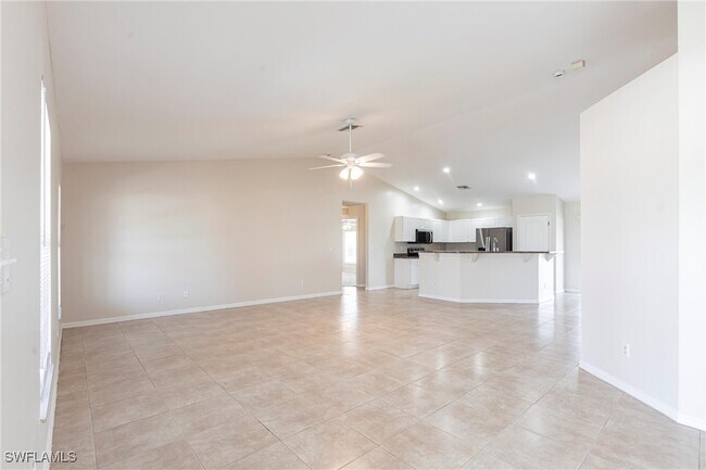 2121 NW 18th Pl in Cape Coral, FL - Building Photo - Building Photo