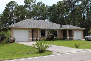 414 East 12th Street in Lehigh Acres, FL - Building Photo