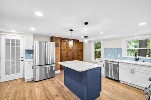 48 Water St in Glastonbury, CT - Building Photo