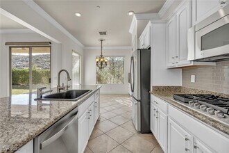 37 Stonemark Dr in Henderson, NV - Foto de edificio - Building Photo