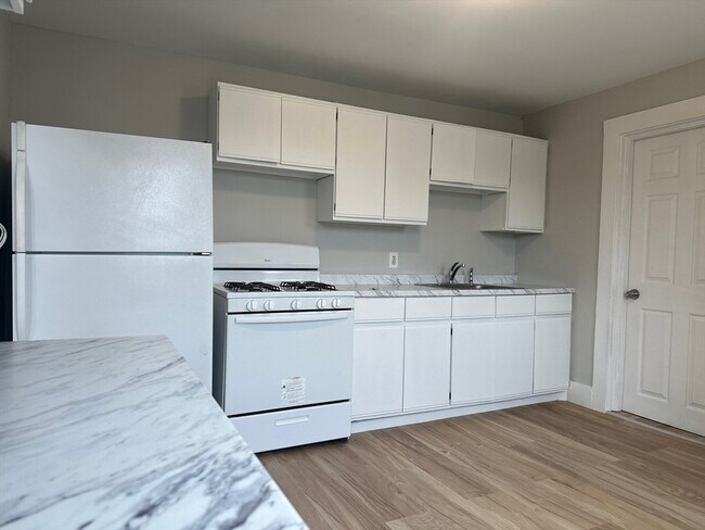 159 E Central St in Franklin, MA - Building Photo - Building Photo