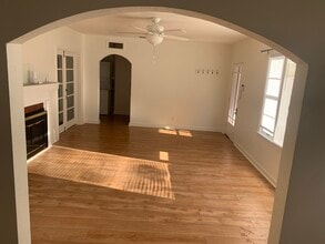 3221 NW 14th St in Gainesville, FL - Foto de edificio - Building Photo