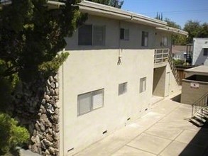 Surfside Apartments in Modesto, CA - Building Photo - Building Photo