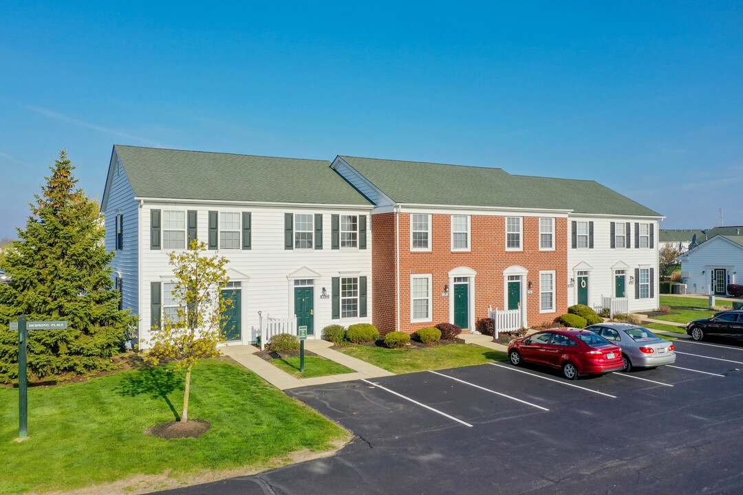 Lakes at Woodmont in Perrysburg, OH - Foto de edificio