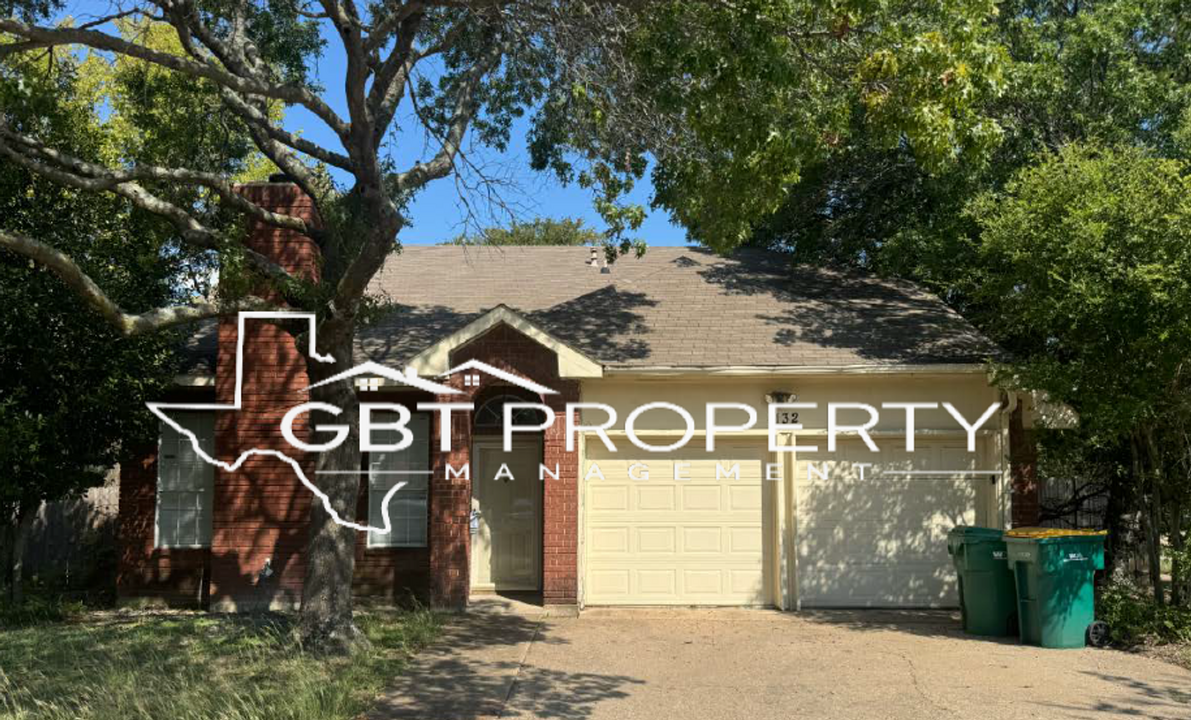 1132 Germany Dr in Cedar Hill, TX - Building Photo