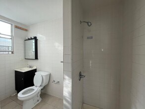 41 W 54th St, Unit 4 in Bayonne, NJ - Building Photo - Building Photo