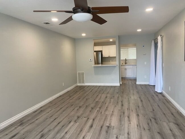 1401 Temple Heights Dr in Oceanside, CA - Building Photo - Building Photo