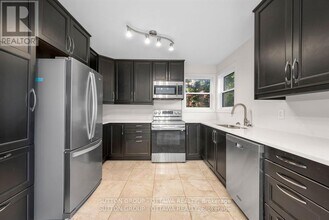1 Marielle Ct in Ottawa, ON - Building Photo - Building Photo