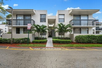 Jacaranda Club in Plantation, FL - Building Photo - Building Photo