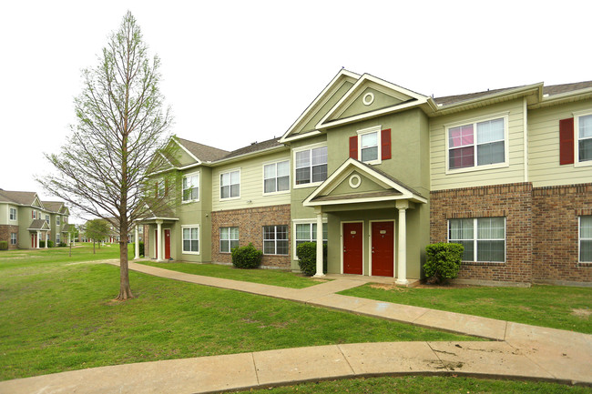 Westchester Woods Apartments in Pflugerville, TX - Foto de edificio - Building Photo