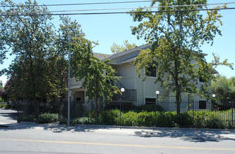 The Montebella in Sacramento, CA - Foto de edificio - Building Photo