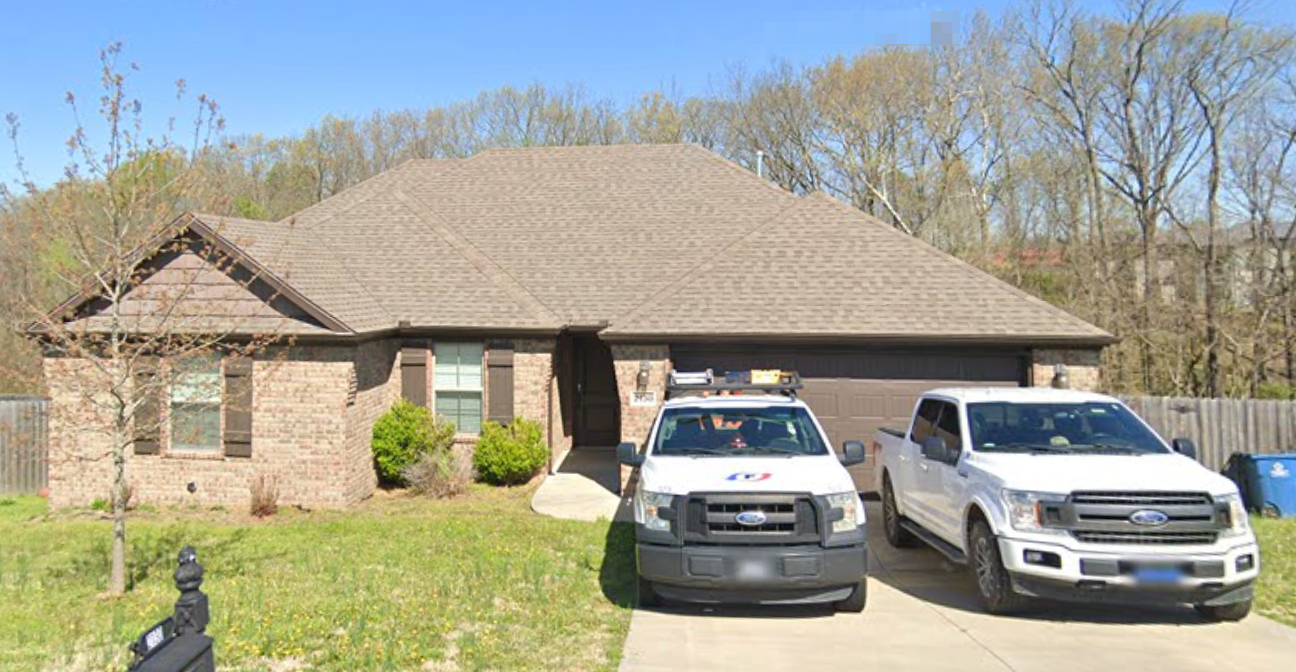 2130 Hunter Dr in Pea Ridge, AR - Building Photo