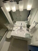 905 Brickell Bay Dr in Miami, FL - Building Photo - Building Photo