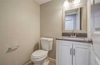 2005 Village Park Dr in Missouri City, TX - Building Photo - Building Photo