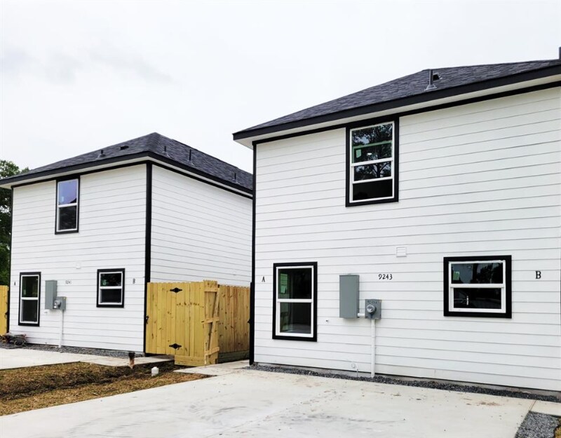 9243 Seeker St, Unit A in Houston, TX - Building Photo