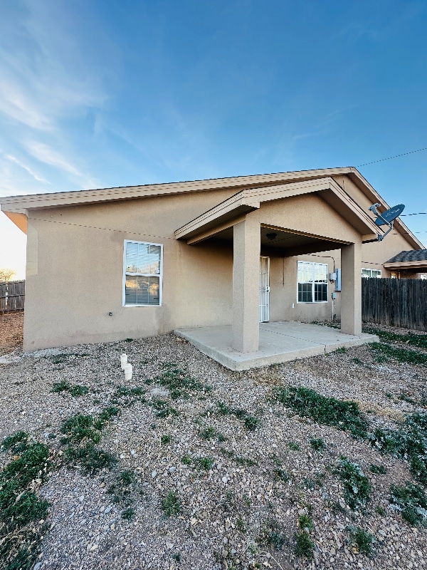 811 S Wyoming Ave in Roswell, NM - Foto de edificio - Building Photo