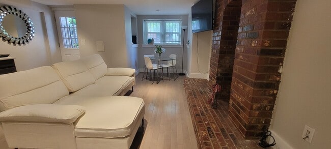 51 Q St NW, Unit B in Washington, DC - Building Photo - Building Photo