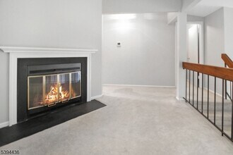 70 Meadowview Dr in Clinton Township, NJ - Building Photo - Building Photo