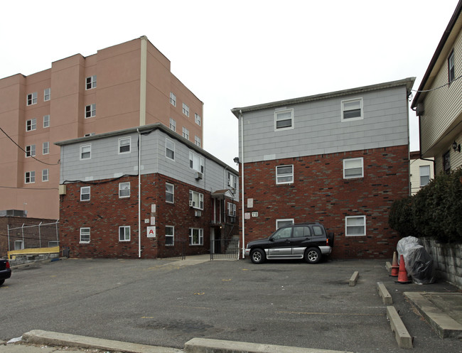 718-720 12th St in Union City, NJ - Foto de edificio - Building Photo