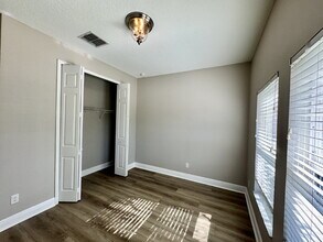 10738 Pleasant Knoll Dr in Tampa, FL - Building Photo - Building Photo