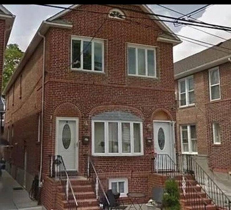 29-44A 164th St in Queens, NY - Building Photo