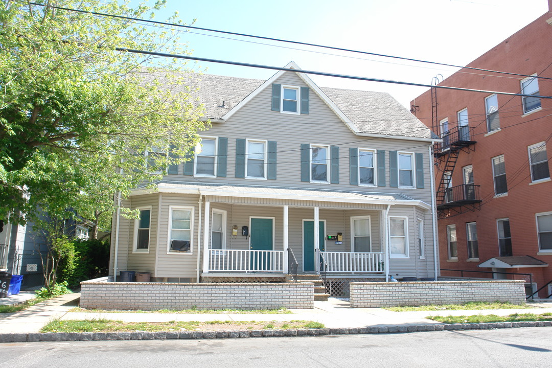 182-184 Gordon St in Perth Amboy, NJ - Building Photo