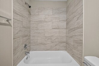 5243 Wickview Ln in Houston, TX - Building Photo - Building Photo