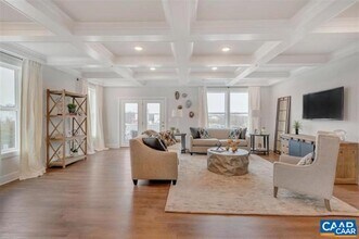 828 Wesley Ln in Charlottesville, VA - Foto de edificio - Building Photo