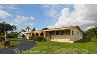 5501 Madison St in Hollywood, FL - Building Photo