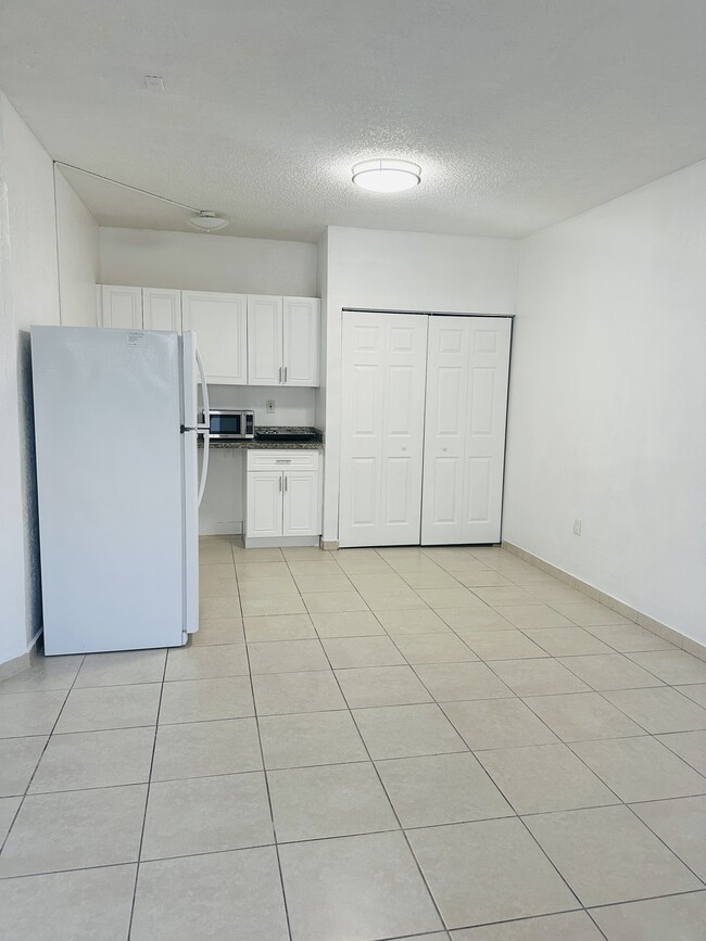 14945 SW 38th St in Miami, FL - Building Photo - Building Photo