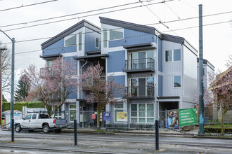 Kenton Townhomes in Portland, OR - Building Photo - Building Photo