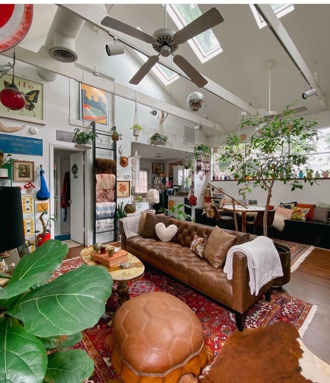 1112 Welch St, Unit Loft, Unit Loft