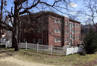 Rhodes Manor Apartments in Arlington, VA - Foto de edificio - Building Photo