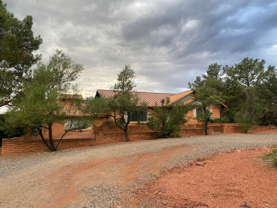 140 El Camino Rd in Sedona, AZ - Building Photo