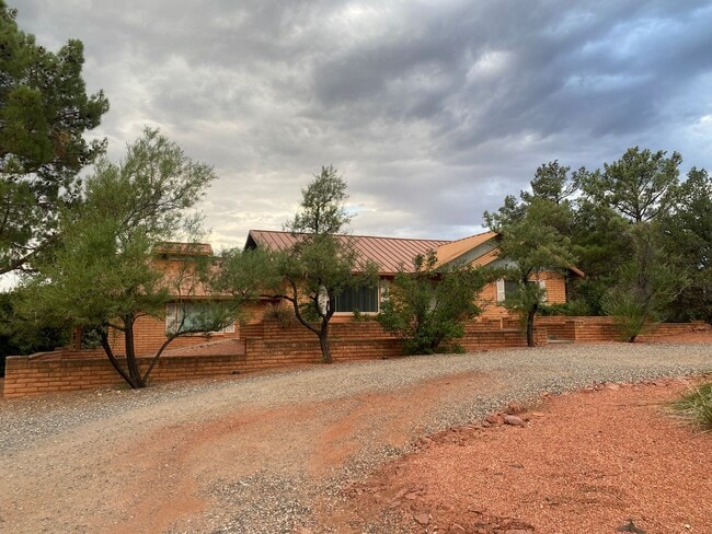 140 El Camino Rd