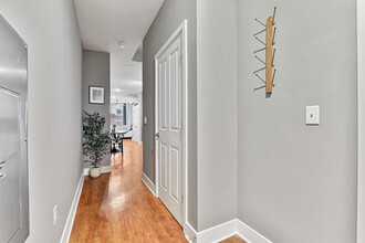 300 W Fayette Luxury Apartments in Baltimore, MD - Building Photo - Building Photo