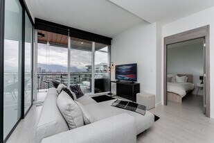 1768 Cook St in Vancouver, BC - Building Photo