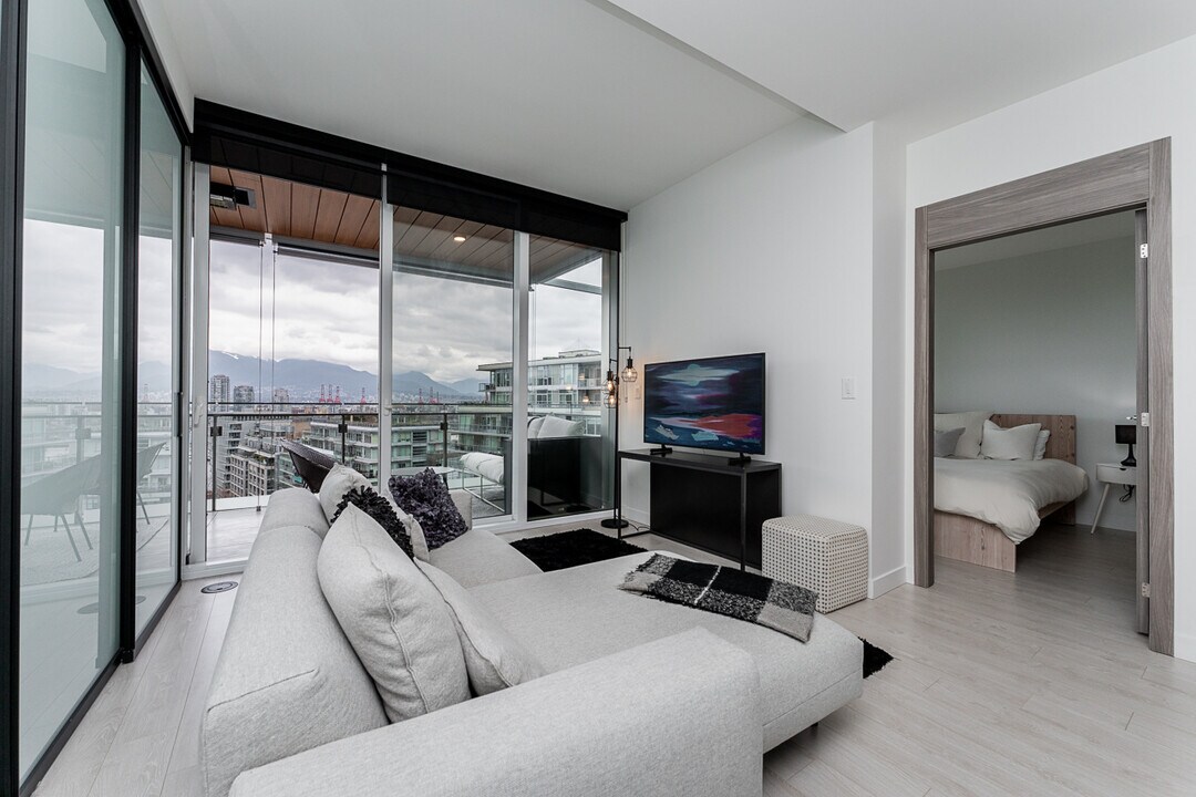 1768 Cook St in Vancouver, BC - Building Photo