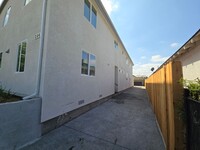 204 W 90th St in Los Angeles, CA - Building Photo - Building Photo