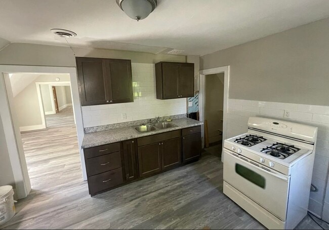 property at 811 Park St SW