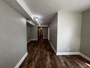 5003 N Sawyer Ave, Unit GDN in Chicago, IL - Foto de edificio - Building Photo