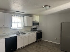 3912 N Leavitt Rd in Lorain, OH - Building Photo - Building Photo