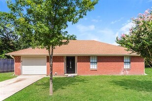 204 S 3rd St in Wylie, TX - Building Photo