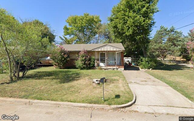 property at 521 SE Greystone Ave