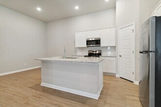 473-473 Nespral Dr in San Antonio, TX - Building Photo - Building Photo