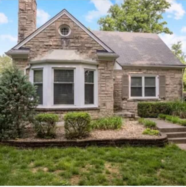 property at 4225 Briarwood Rd