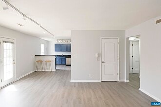 1217 Villa Ln in Charlottesville, VA - Building Photo - Building Photo